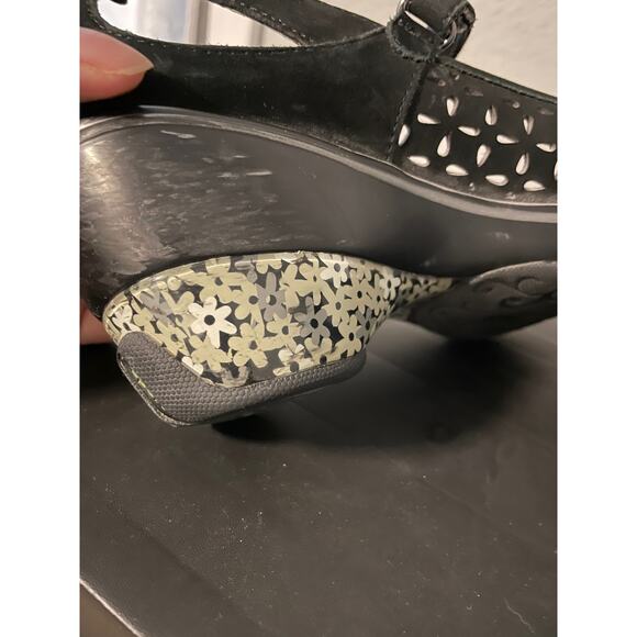 Jambu Shoes Womens Size 8 Medium Mary Jane Wedge Memory Foam Floral Cutout Heel - Picture 6 of 12